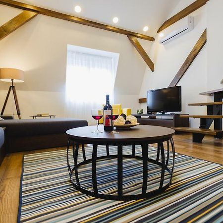Apartment Lea Lux Belgrad Exteriör bild